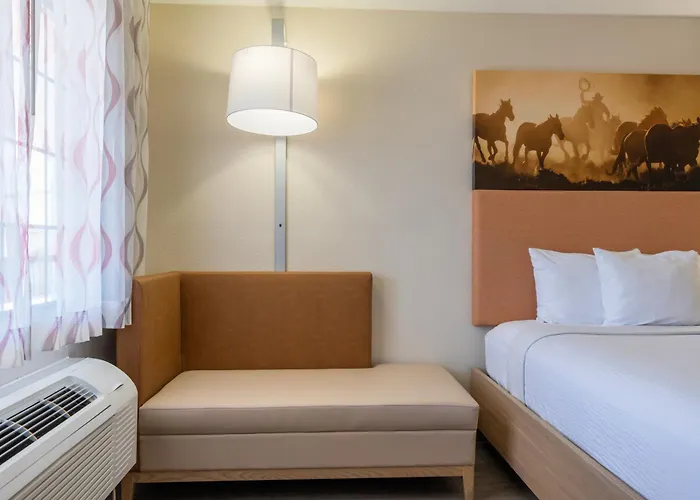 Days Inn By Wyndham Granbury